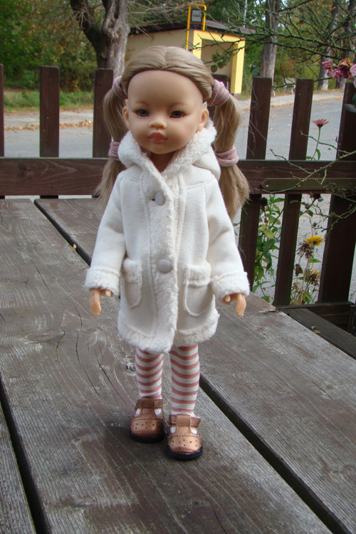 Paola Reina 32 cm - kabátek
