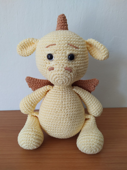 Háčkovaný drak velký 23 cm
