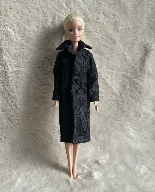 Kabát pro panenky Barbie a podobné.