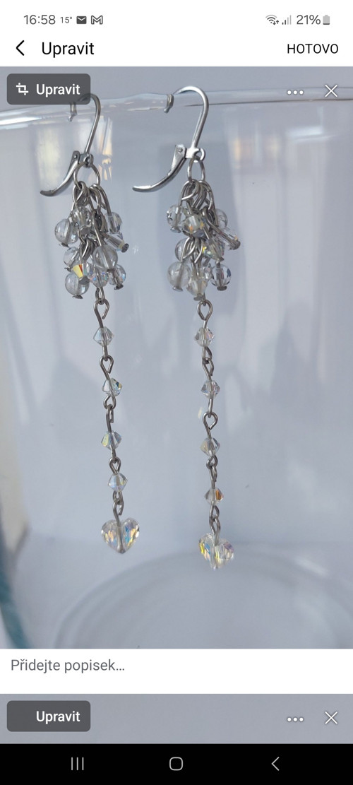 Třpytivé náušnice se Swarovski srdíčky