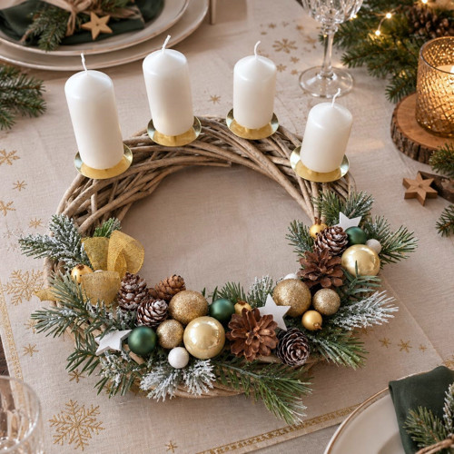 Adventní věnec na stůl s bílými svíčkami