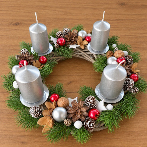 Adventní věnec na stůl se stříbrnými svíčkami