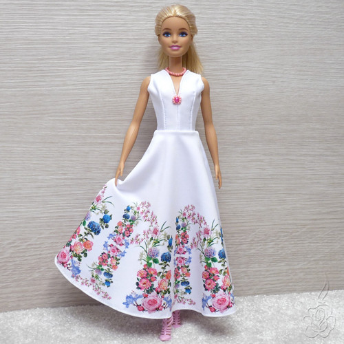 Romantické šaty pro Barbie