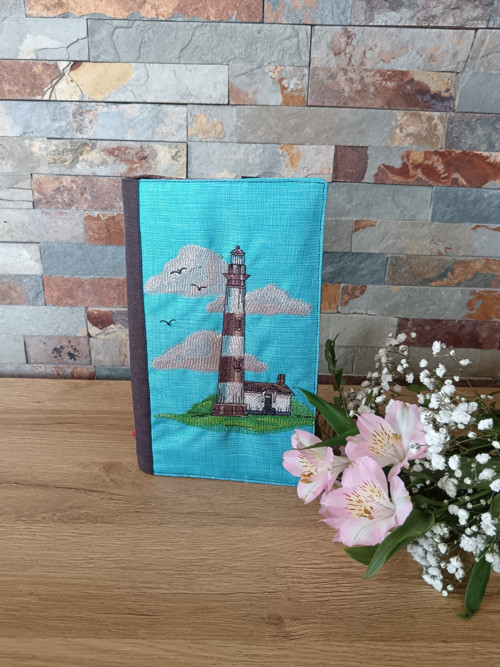 Vyšívaný obal na knihu - Maják na tyrkysu