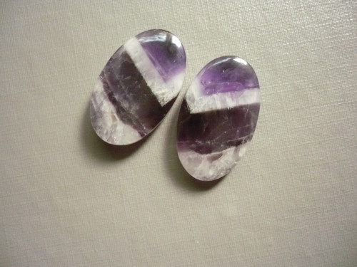 Pár kabošonů - ametyst chevron 26 mm, č.38