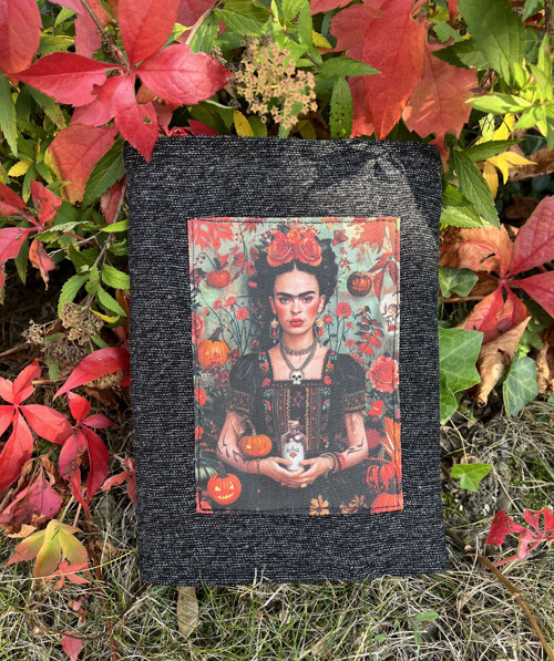 Obal na knihu FRIDA KAHLO