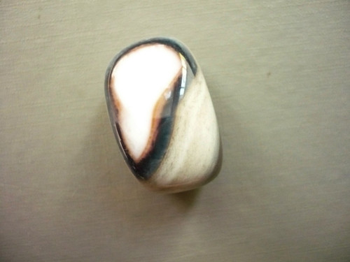 Troml. kámen – sardonyx 28 mm, č.10A