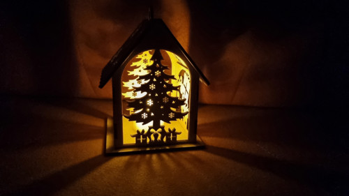 Vánoční domeček na LED na zavěšení # stromeček