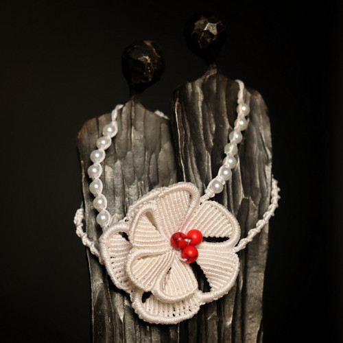 Macrame náramek Bílý květ
