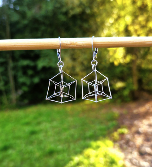 Ocelové náušnice*geometrie*3D