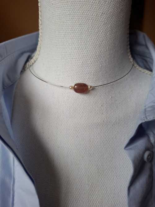 Náhrdelník z minerálu a skleněných korálků