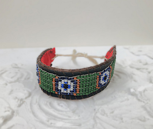 Dámský - ručně tkaný náramek Evil Eye