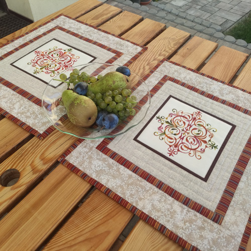 Prostírání patchwork světlé ornament