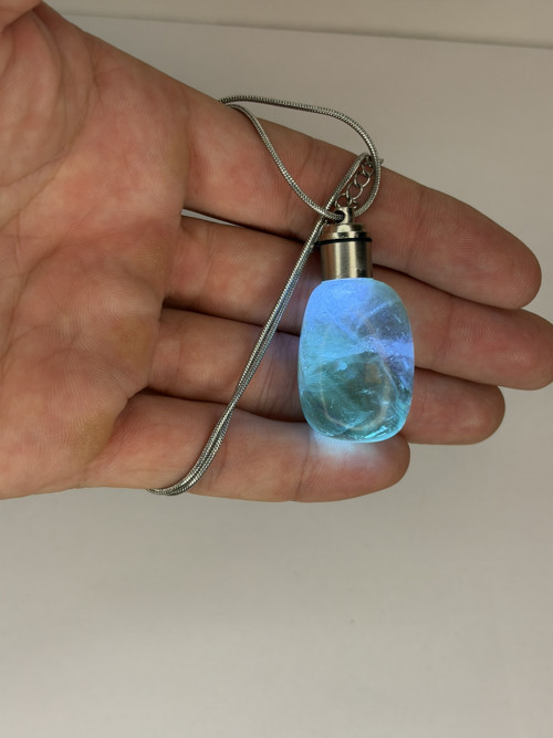 Svítící náhrdelník Fluorit