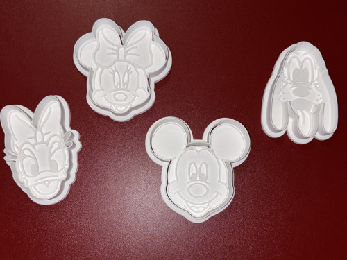 Vykrajovátka s razítkem - Mickey Mouse a přáte