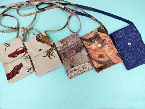 Látková crossbody taštička na mobil a doklady