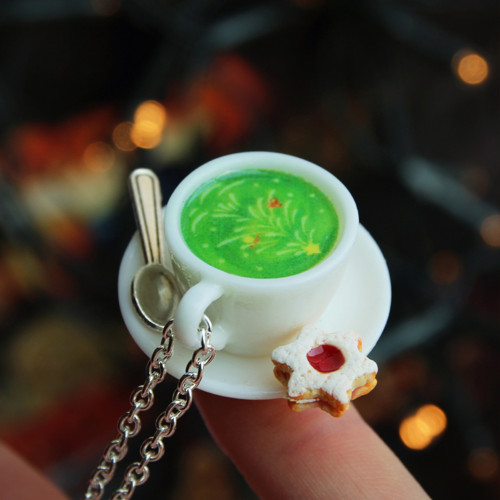 Vánoční matcha latte s lineckým cukrovím II