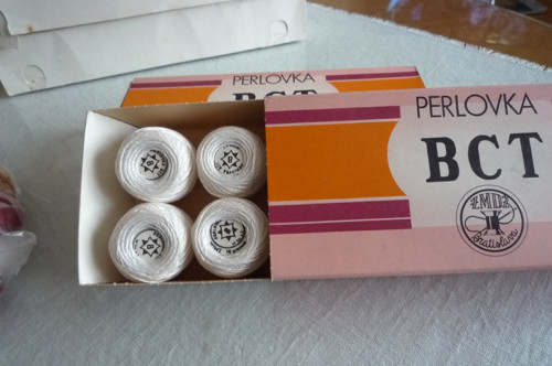 Perlovka bílá
