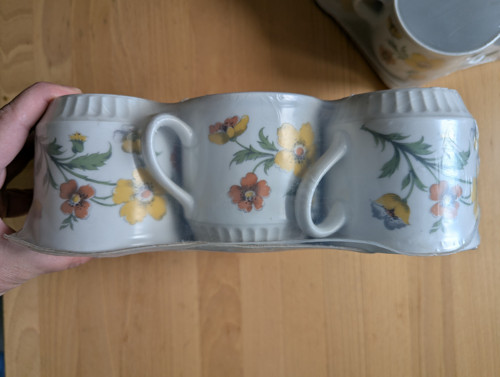 Retro hrnek s květy, Karlovarský porcelán