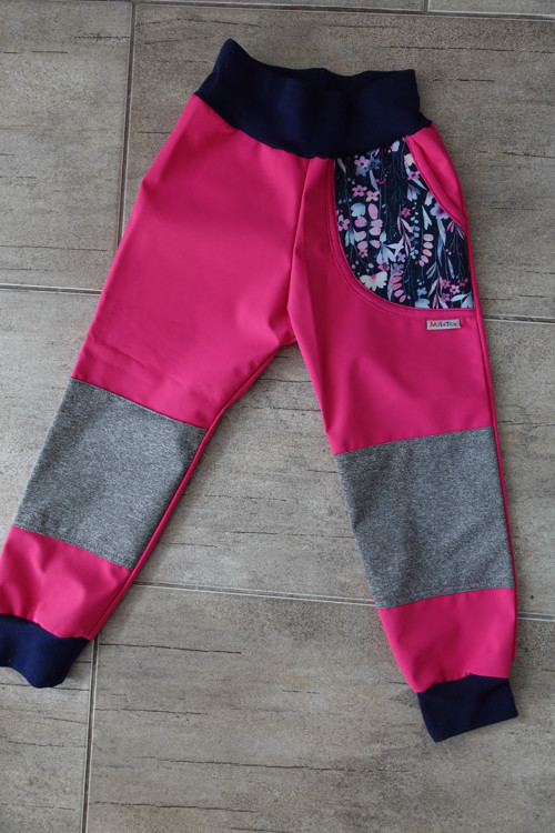 KALHOTY SOFT--jaro podzim vel.116 sleva