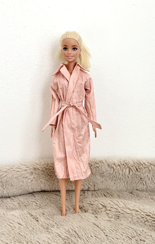 Pláštěnka pro panenky Barbie a podobné.