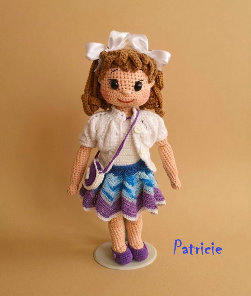 Háčkovaná panenka Patricie - 33 cm