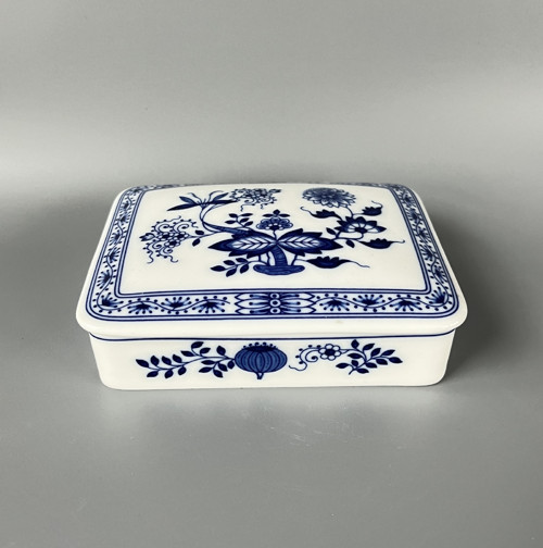 Hutschenreuther Dóza s víkem Cibulák 12.5x9.5 cm
