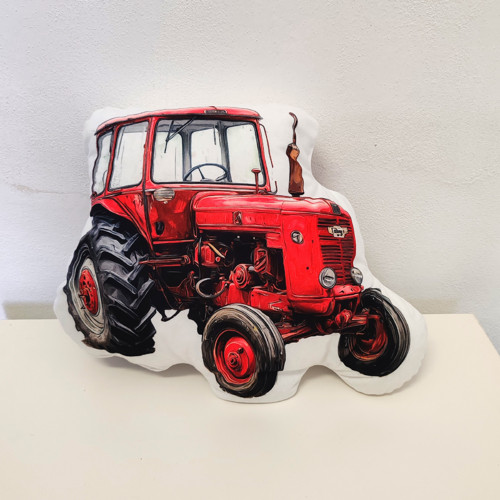 Červený traktor