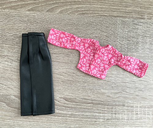 Sada oblečení pro panenky Barbie a podobně