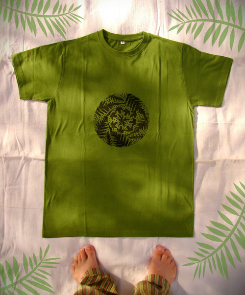Botanické tričko: Listový kaleidoskop