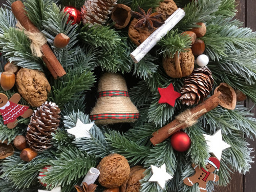 Adventní věnec na zavěšení 40-43 cm se zvonečkem