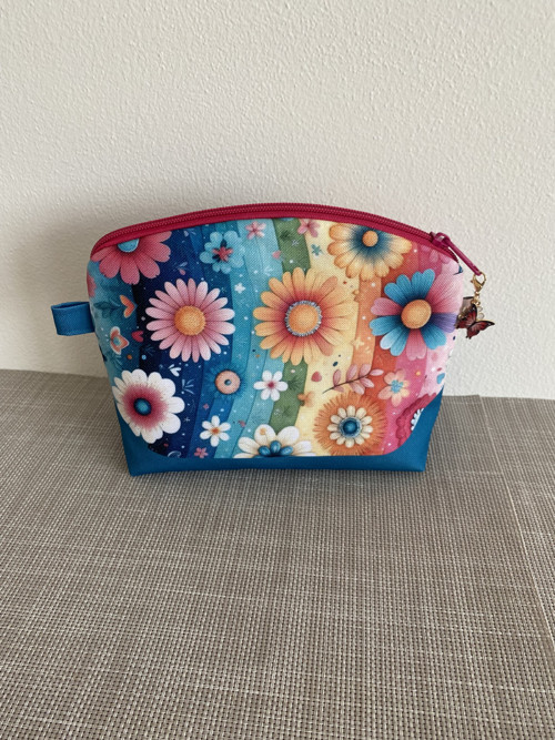 Etue - voděodol.taštička - 3D květy — foto 1
