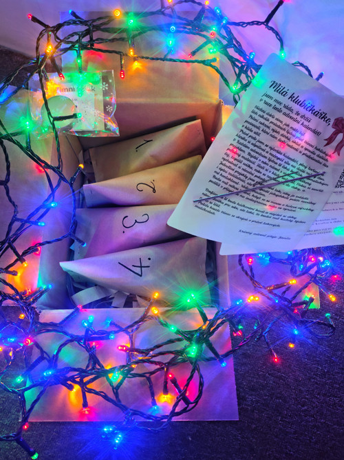 Háčkovací adventní kalendář