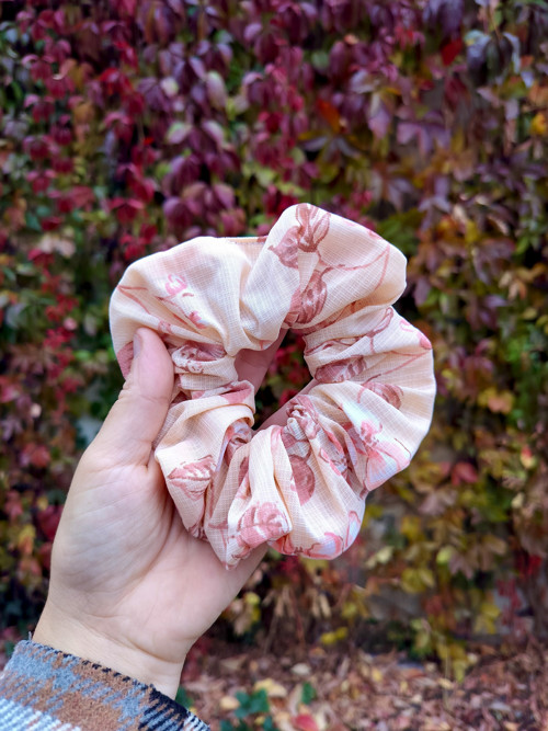 Bavlněná scrunchies gumička - růžové květy