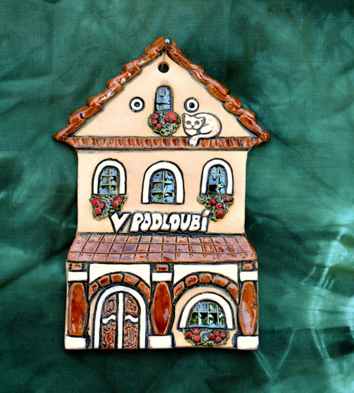 V podloubí