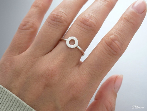 Stříbrný 925 prstýnek Pure Circle menší