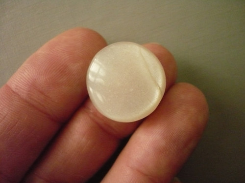 Kabošon měs. kámen bílý 20 mm, č.113