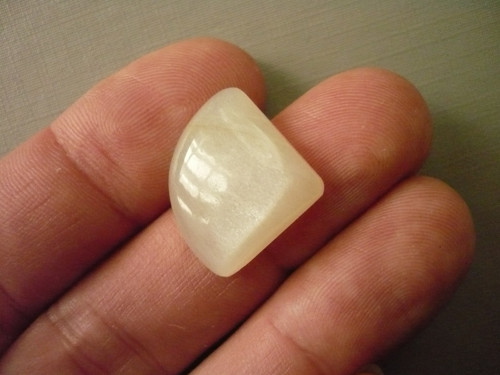 Kabošon měs. kámen bílý 23 mm, č.120