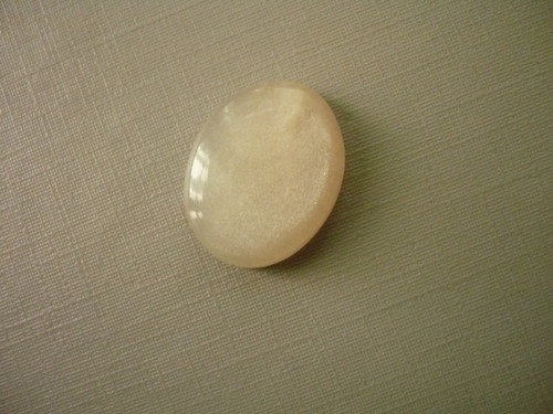 Kabošon měs. kámen bílý 20 mm, č.63