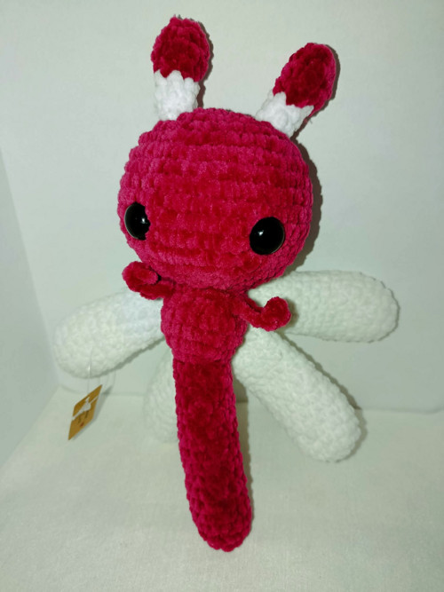 Háčkovaná plyšová vážka 25 cm