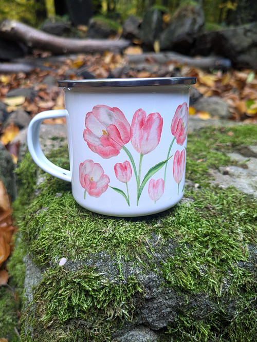Smaltovaný plecháček tulipány – autorská ilustrace