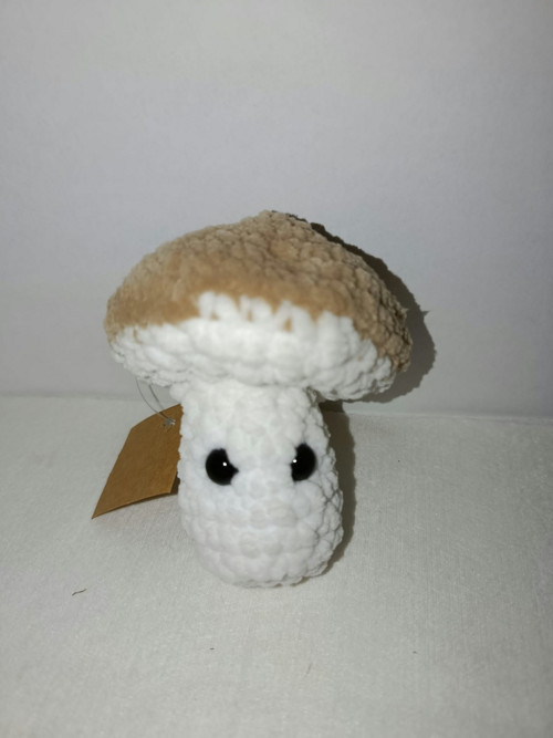 Háčkovaný plyšový hříbeček 10 cm