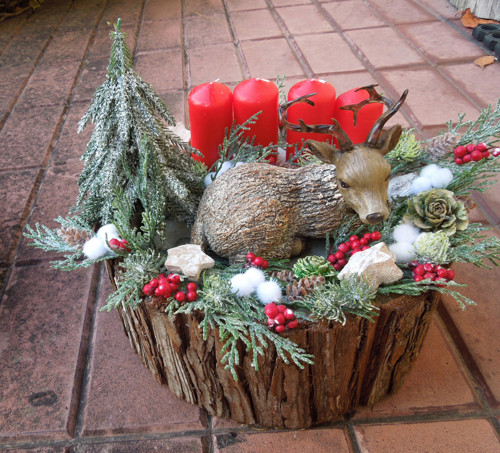 Adventní svícen s jelínkem