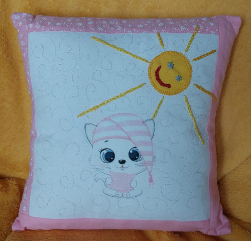 Dětský polštářek - kočička se sluníčkem