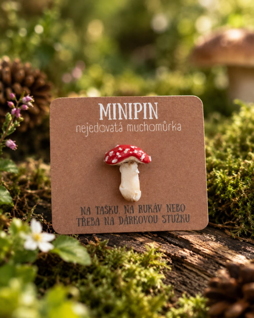 Nejedovatá muchomůrka | minipin houba