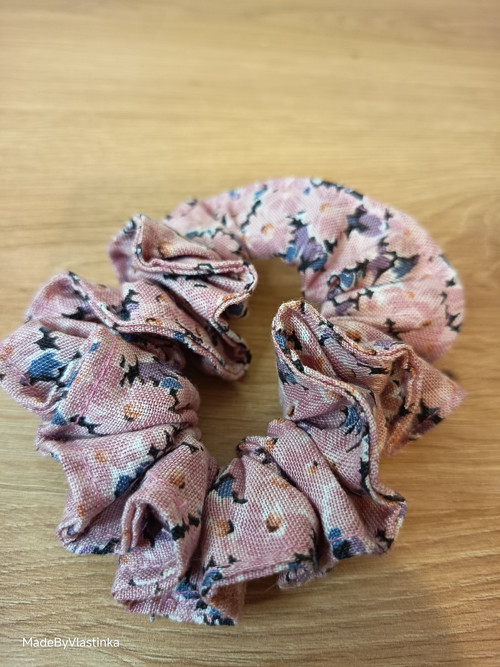 Scrunchie gumička do vlasů — foto 1