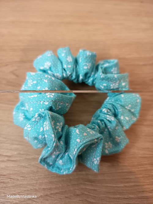 Scrunchie gumička do vlasů — foto 1