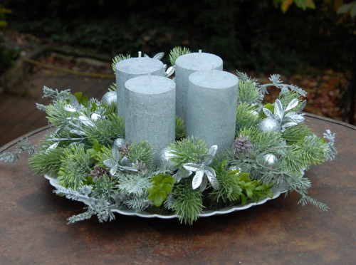 Adventní luxusní dekorace ve stříbrné