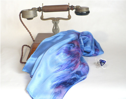 Luxusní šála se sponou Royal Blue.