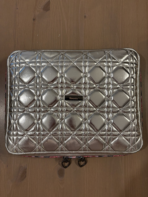 Originální obal na iPad Air 13″ – stříbrný